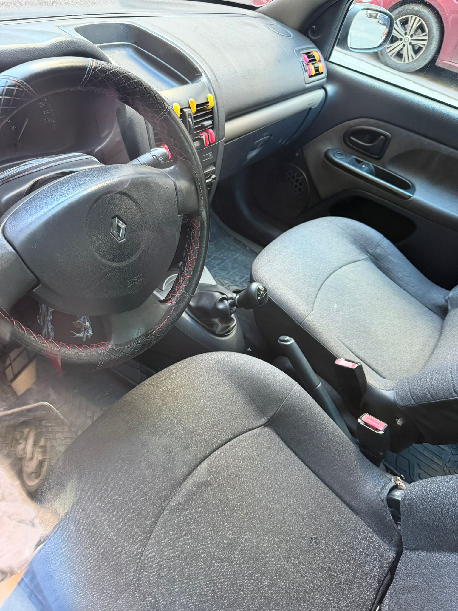 Renault Clio fotoğrafı 3
