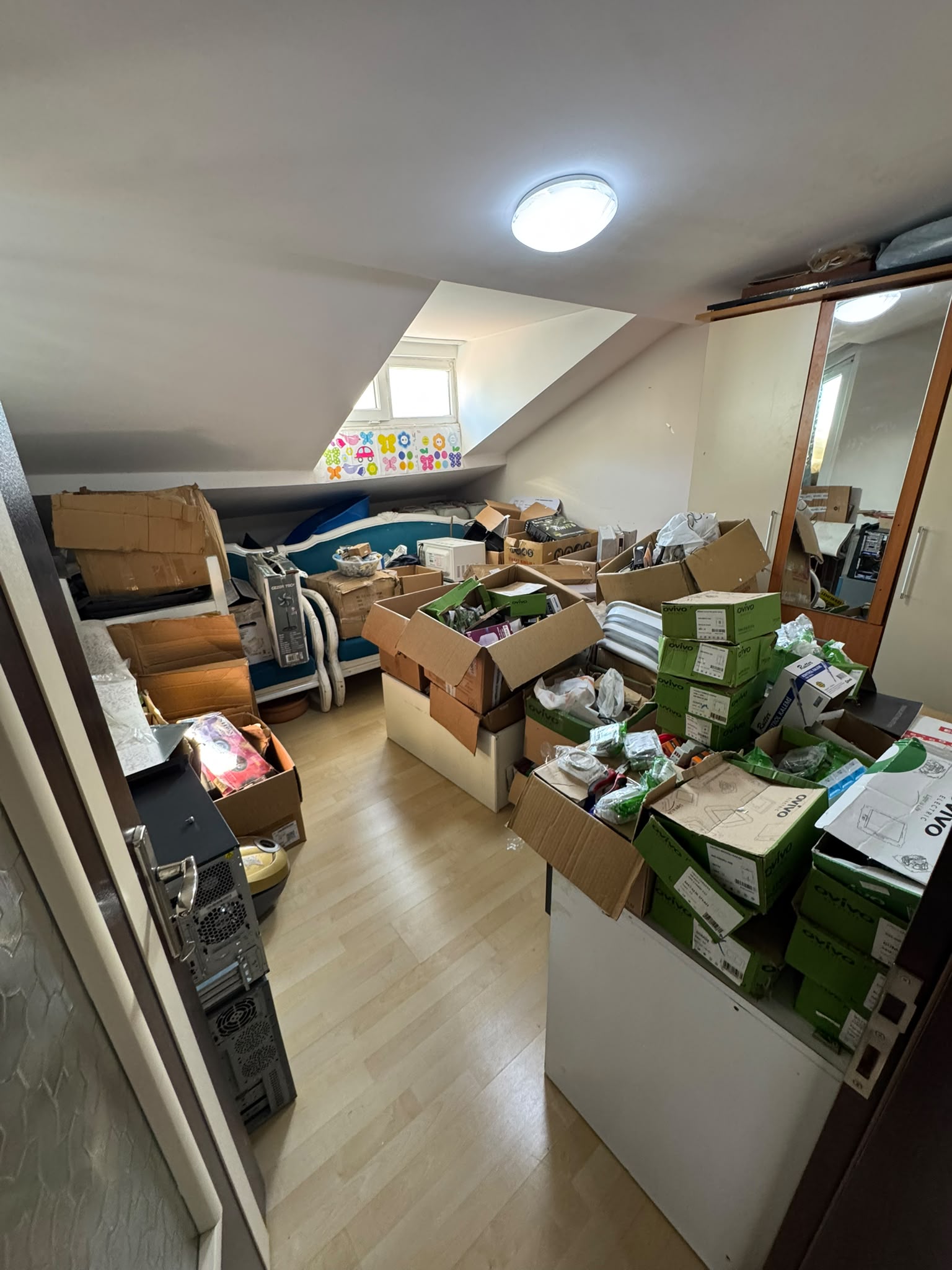 Zeytinköy Mahallesi dubleks daire alt kat oda fotoğrafı